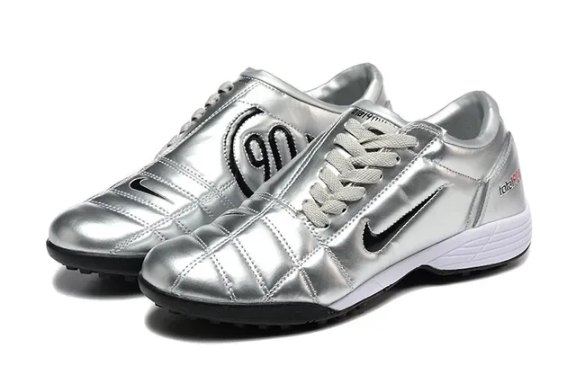 Nike Total 90 III Argent Noir Rouge Chaussures de Football Turf 8