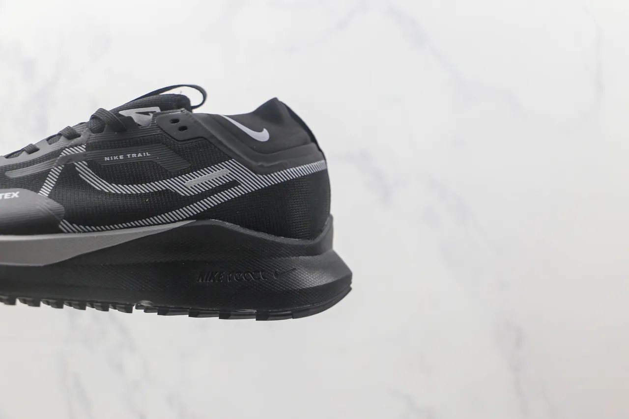 Nike Trail Black Gray Mesh And Synthetic Upper GORE-TEX Waterproofing Running Shoes 7