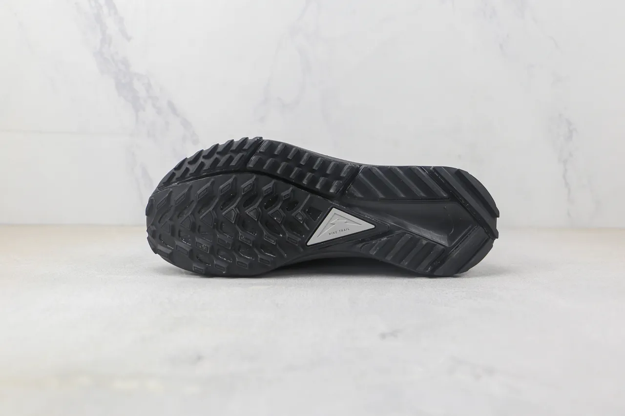 Nike Trail Black Gray Mesh And Synthetic Upper GORE-TEX Waterproofing Running Shoes 8