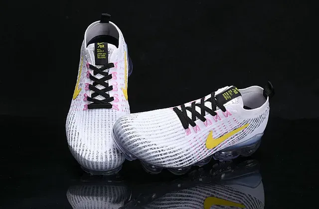 Nike White Black Engineered Knit Upper Full-Length Visible Air Sole Lifestyle Sneakers 10