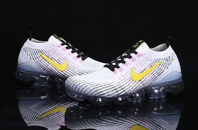 Nike White Black Engineered Knit Upper Full-Length Visible Air Sole Lifestyle Sneakers 13