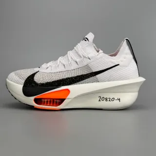 Nike Chaussures de running avec upper en tricot blanc et noir, médiomolle sculpté