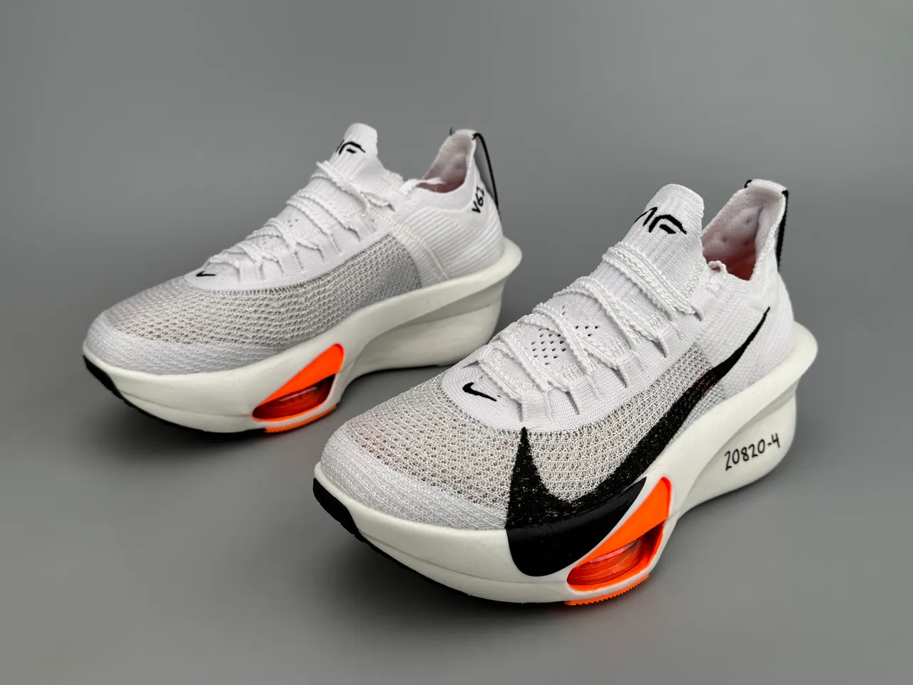 Nike White Black Knit Upper Sculpted Midsole Running Shoes 7