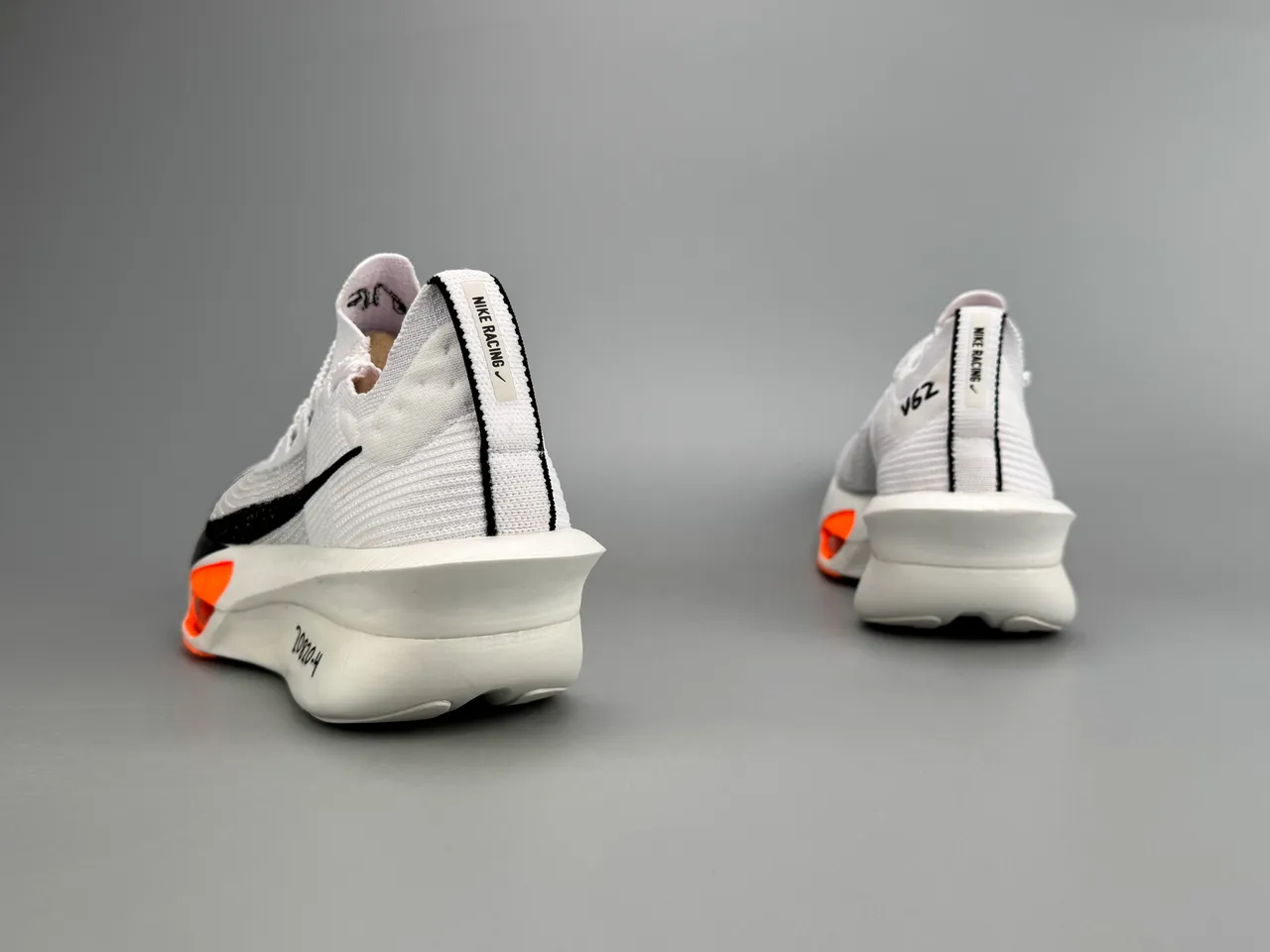 Nike White Black Knit Upper Sculpted Midsole Running Shoes 8