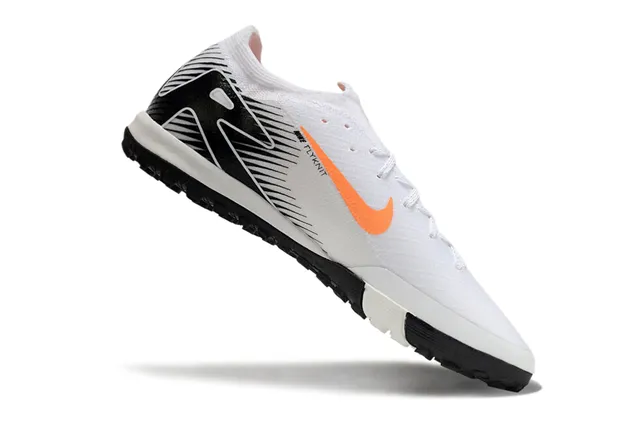 Nike Zapatillas de Fútbol Turf Blanco y Negro Low-Cut Knit Upper 2