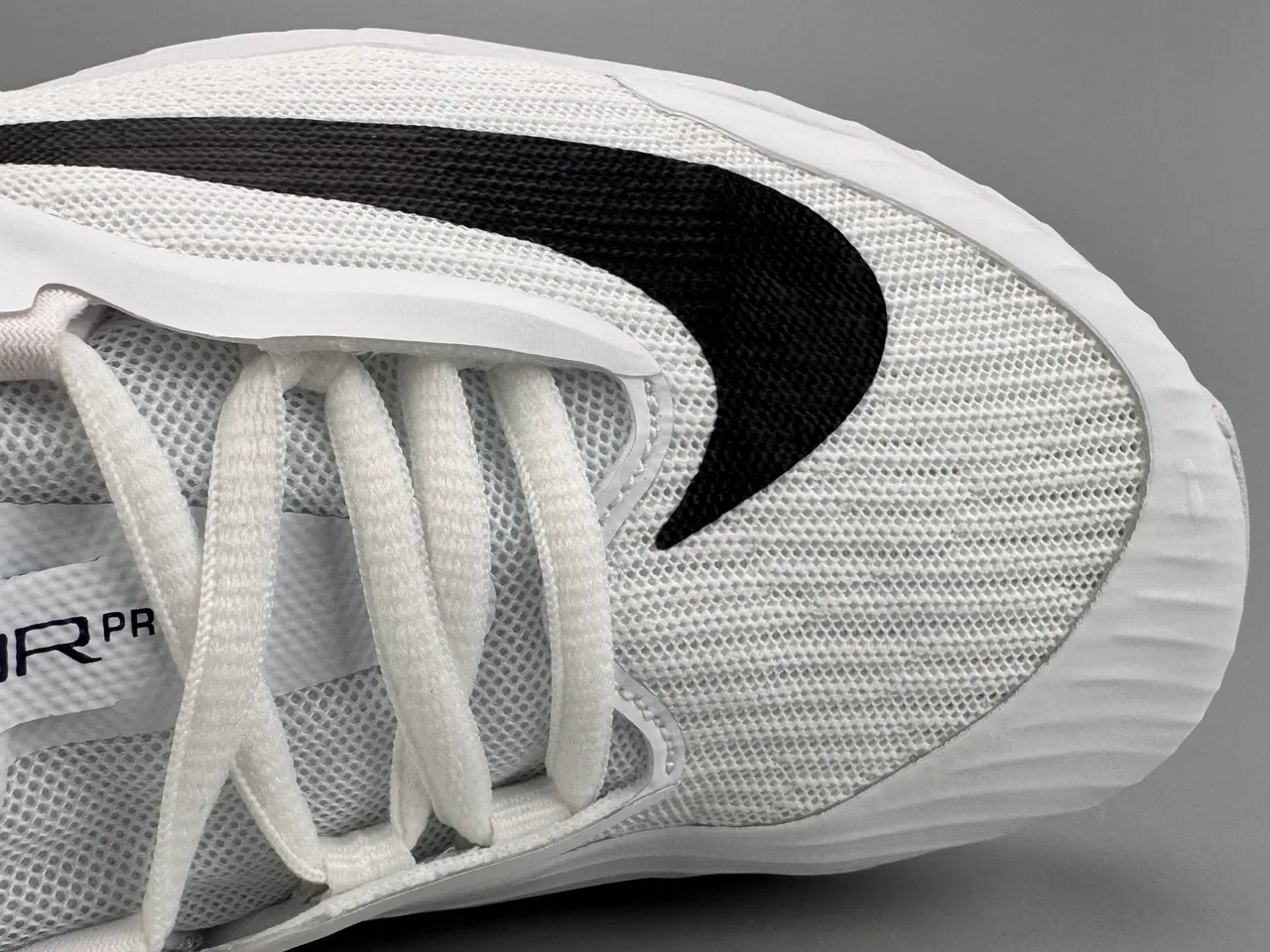 Nike White Black Mesh Upper Swoosh Accent Lifestyle Sneakers 2