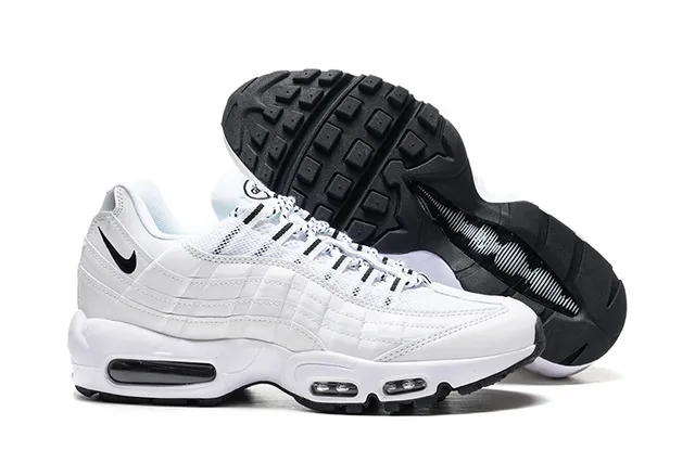 Nike White Black Quilted Upper Visible Air Cushioning Lifestyle Sneakers 4