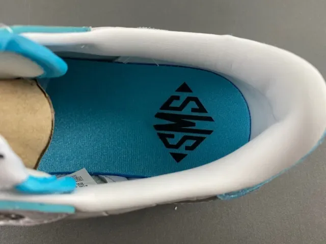 Nike Sneakers Lifestyle Blancs Bleus avec Partie Supérieure Synthétique Embossé Crocodile Contraste Cyan Swoosh 7
