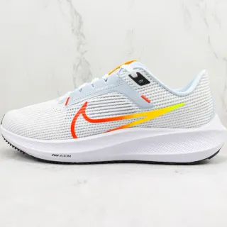 Nike Chaussures de running avec upper en mesh engineered, blanc et bleu, gradient swoosh