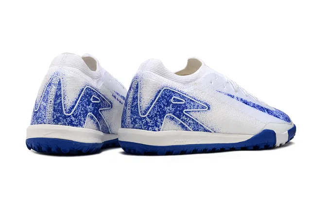 Nike chaussures de football avec upper en knit blanc et bleu, overlay de spray-graphic pour gazon 5