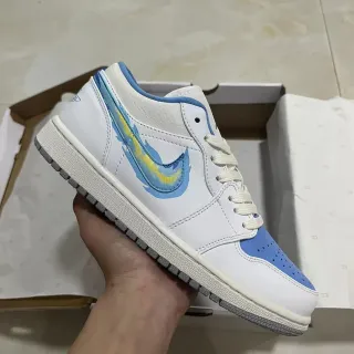 Nike White Blue Low-Top Leather Upper Lifestyle Sneakers