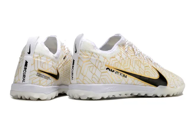 Nike Chaussures de football turf upper en maille blanc et doré impression géométrique 5