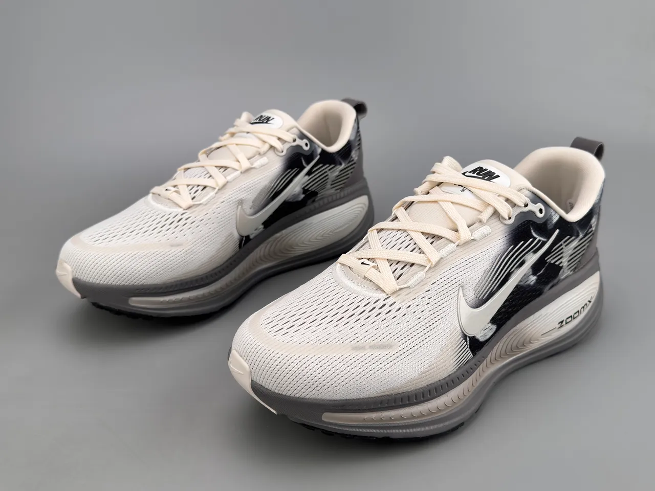 Nike White Gray Engineered Mesh Upper Black Camo-Pattern Overlay Running Shoes 5