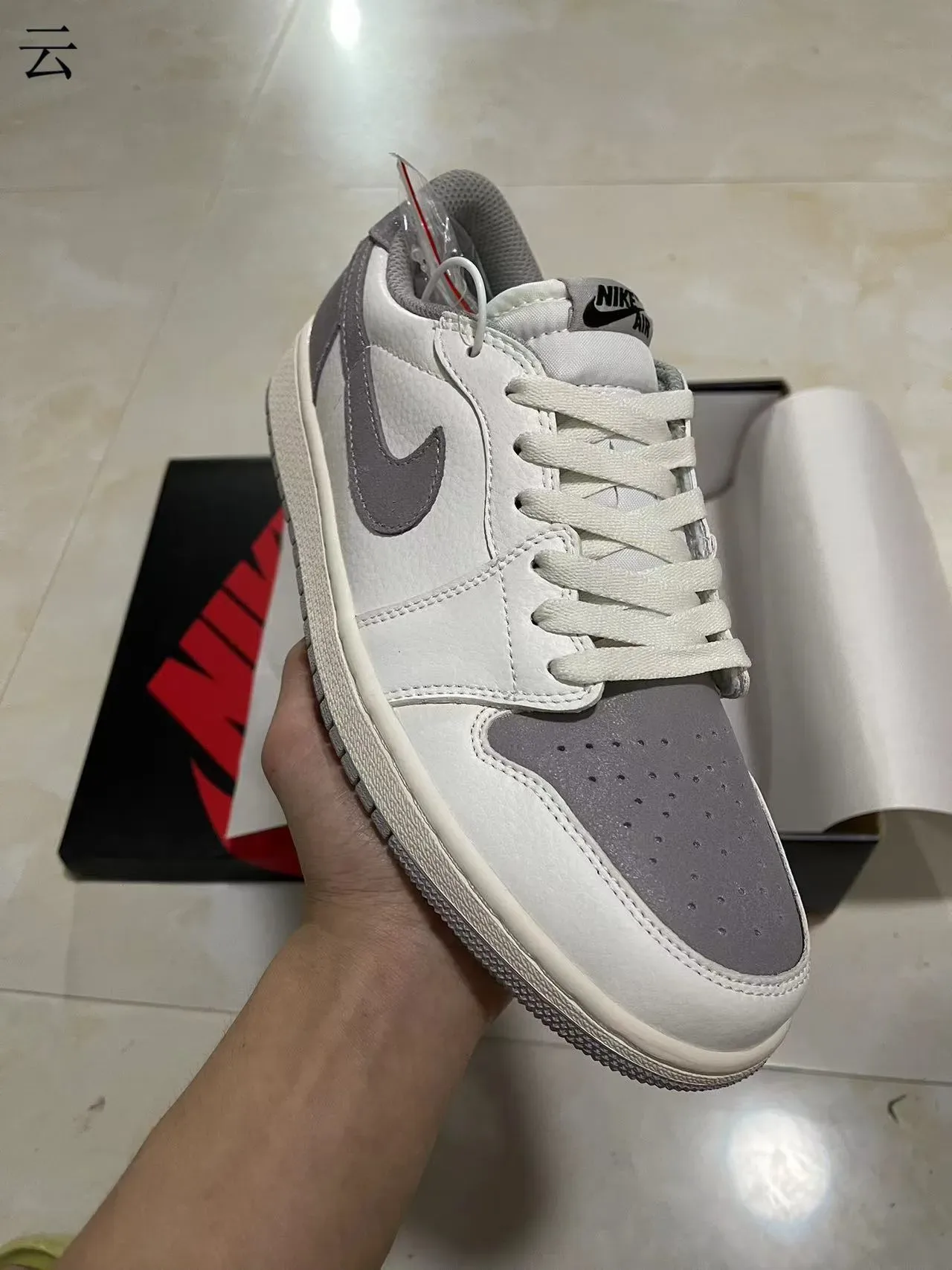 Nike White Gray Low-Top Silhouette Leather And Synthetic Upper Lifestyle Sneakers 2