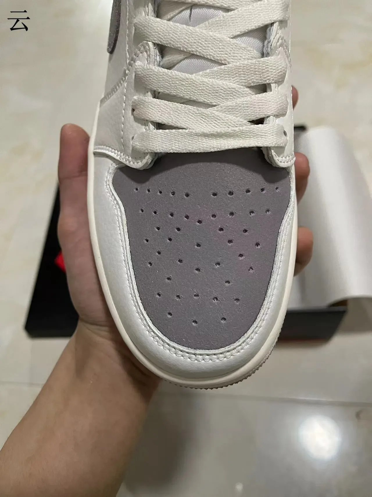 Nike White Gray Low-Top Silhouette Leather And Synthetic Upper Lifestyle Sneakers 3