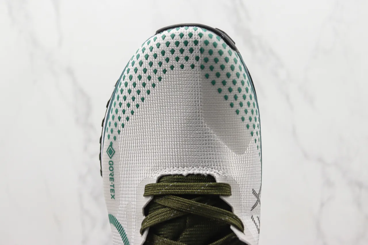 Nike White Green GORE-TEX Waterproof Upper Teal-Accented Engineered Mesh Running Shoes 6