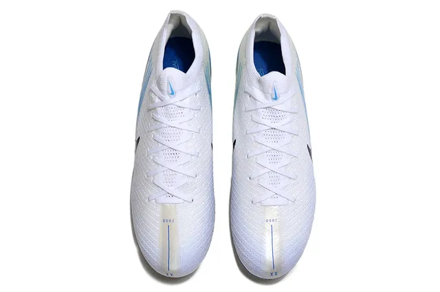 Nike White Green Low-Cut Knit Bootie Iridescent Sole Plate Firm-Ground Soccer Shoes 2