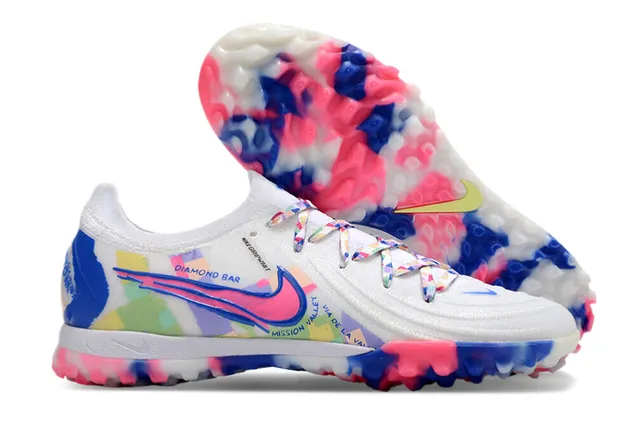 Nike White Multicolor Low-Cut Flyknit Upper Sneakers 1