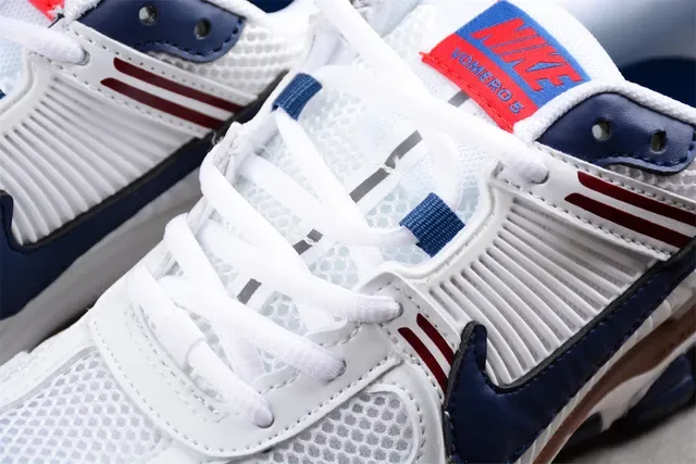 Nike Tênis de Corrida Brancos Navy com Upper de Malha e Sobreposições de Jaula Sintética 7
