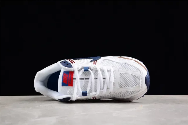 Nike Tênis de Corrida Brancos Navy com Upper de Malha e Sobreposições de Jaula Sintética 12