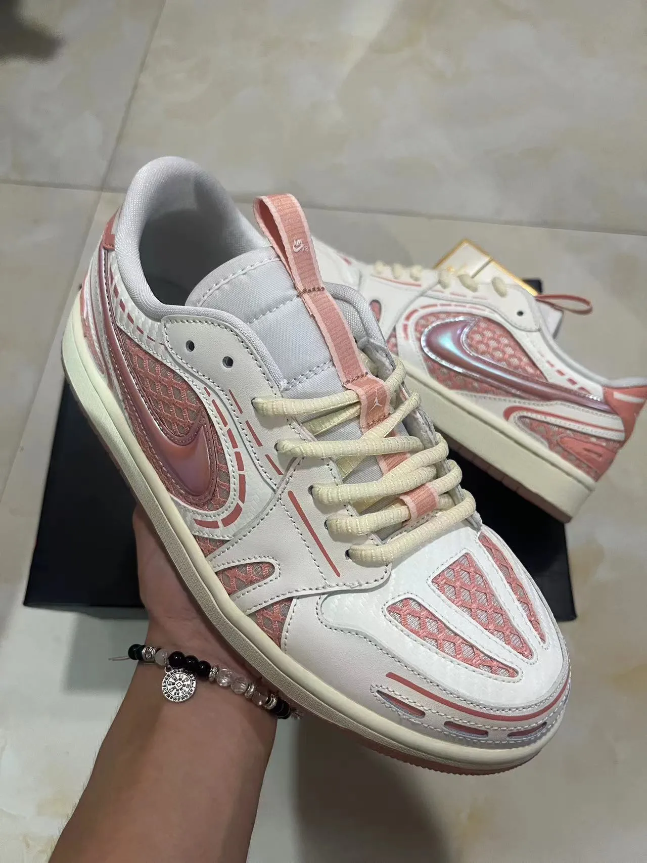 Nike White Pink Iridescent Swoosh Honeycomb Mesh Panels Lifestyle Sneakers 2
