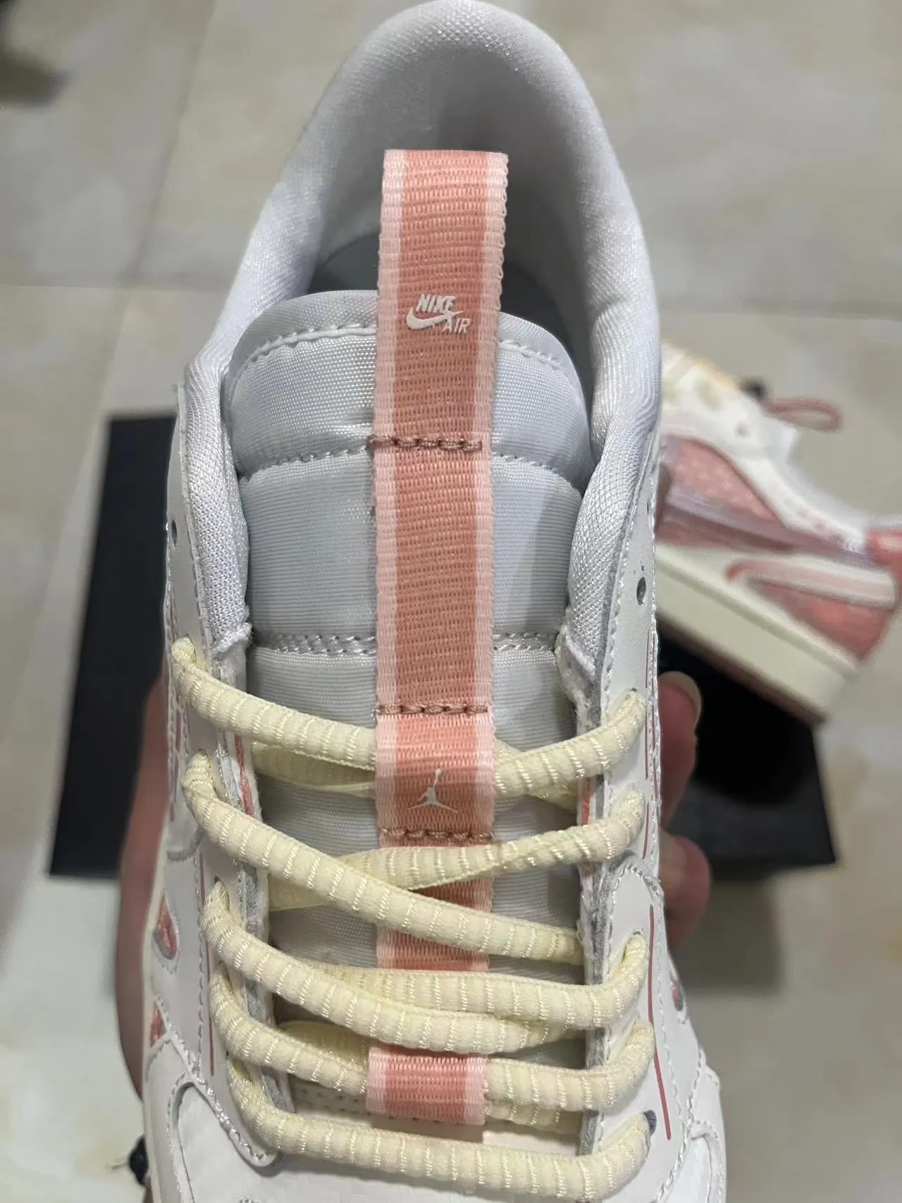 Nike White Pink Iridescent Swoosh Honeycomb Mesh Panels Lifestyle Sneakers 4