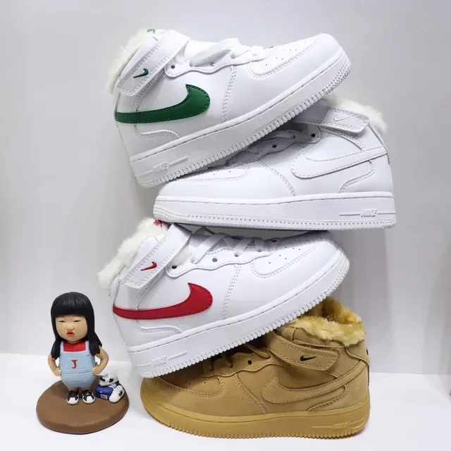 Nike White Red High-Top Fur-Lined Collar Lifestyle Sneakers 2