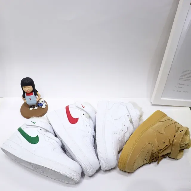 Nike White Red High-Top Fur-Lined Collar Lifestyle Sneakers 3