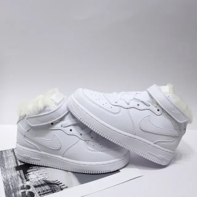 Nike White Red High-Top Fur-Lined Collar Lifestyle Sneakers 19