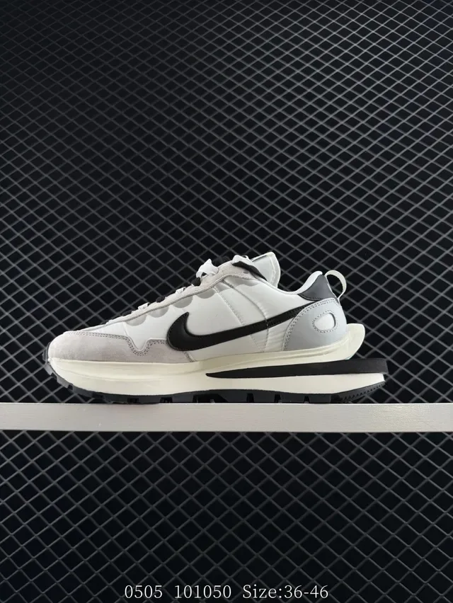 Nike x sacai VaporWaffle White Black Layered Sole Lifestyle Sneakers 7