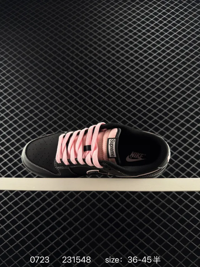 Nike x Supreme SB Dunk Low Chaussures de skateboard en cuir noir et rose 4