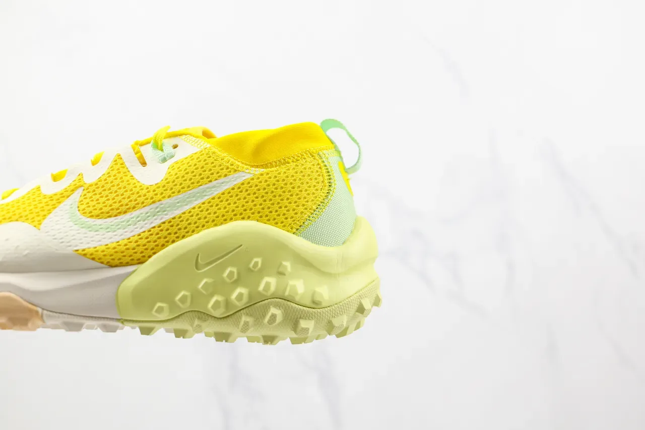 Nike Yellow Green Mesh Upper Sculpted Wavy Midsole Sneakers 7