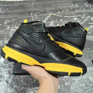 Nike Zoom Kobe IV zapatos de baloncesto negro amarillo