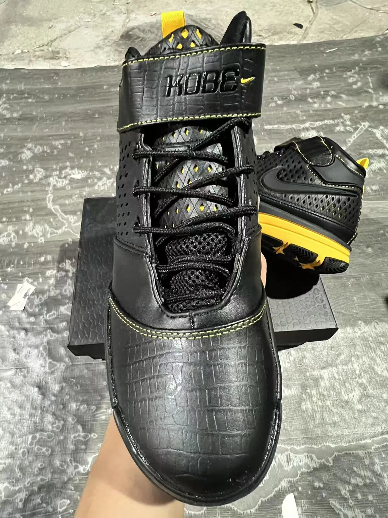 Nike Zoom Kobe IV Black Yellow Basketball Shoes 3