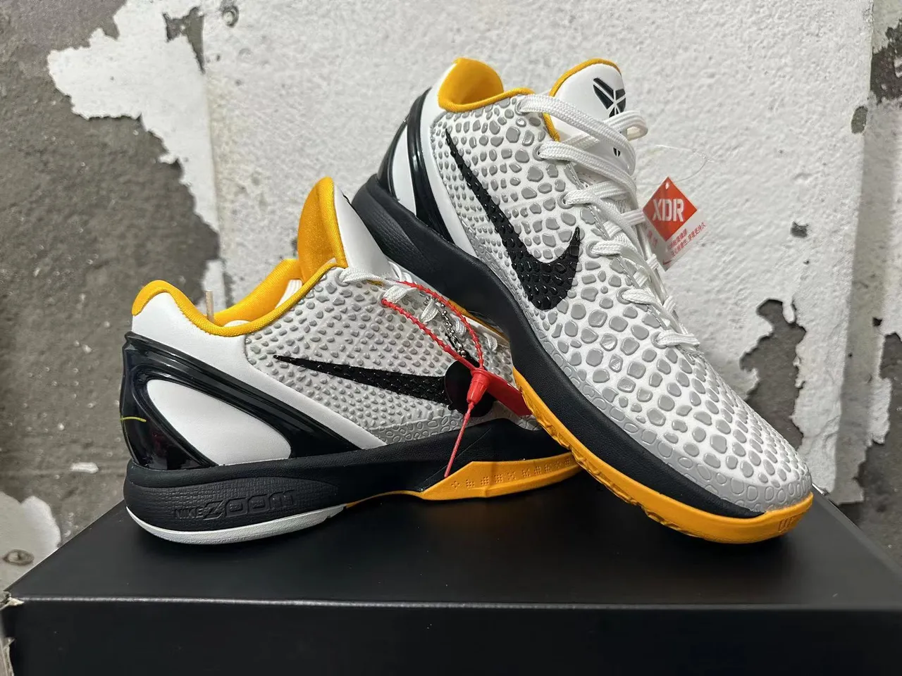 Nike Zoom Kobe VI Branco Preto Amarelo sapatos de basquete 5
