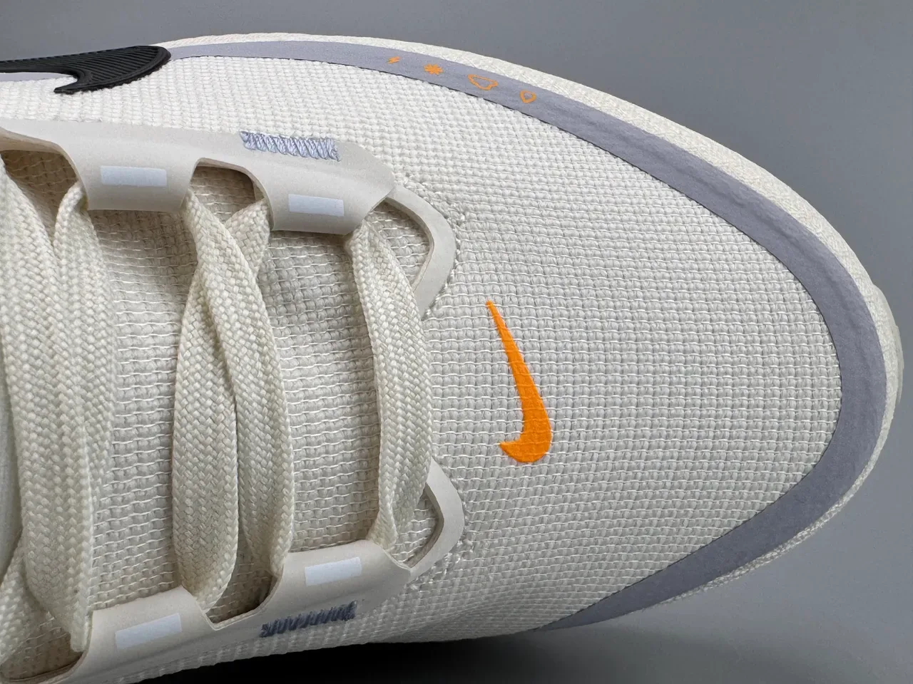 Nike ZoomX Beige Gray Engineered Mesh Upper GORE-TEX Waterproofing Running Shoes 2