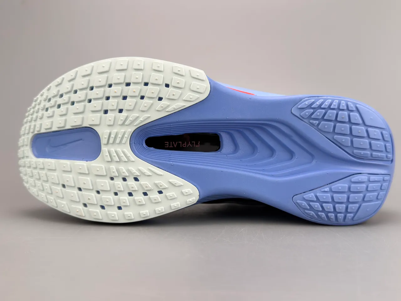 Nike ZoomX Blue Red Engineered Mesh Upper Sculpted Multi-Density Midsole Running Shoes 4