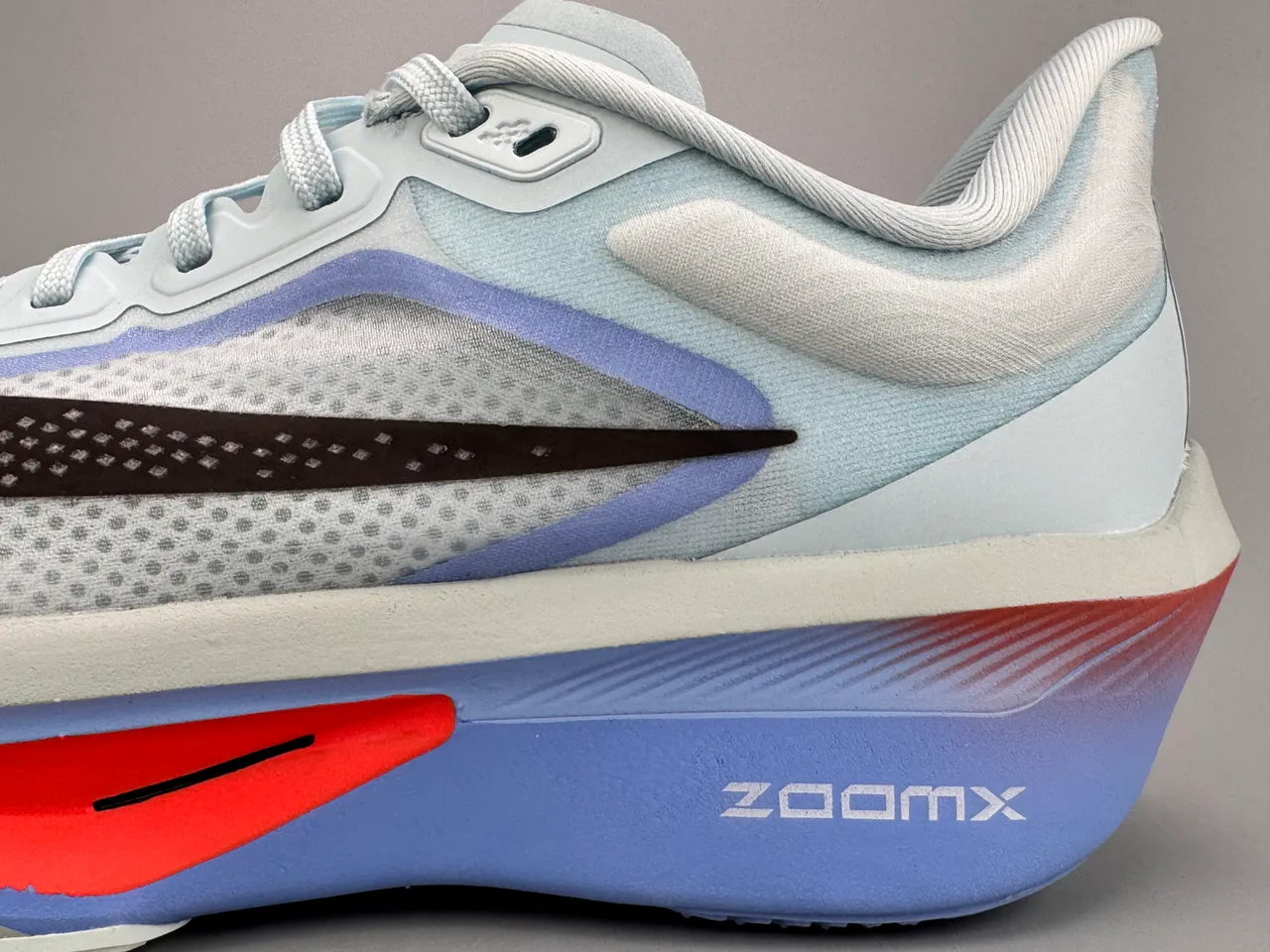Nike ZoomX Blue Red Engineered Mesh Upper Sculpted Multi-Density Midsole Running Shoes 7
