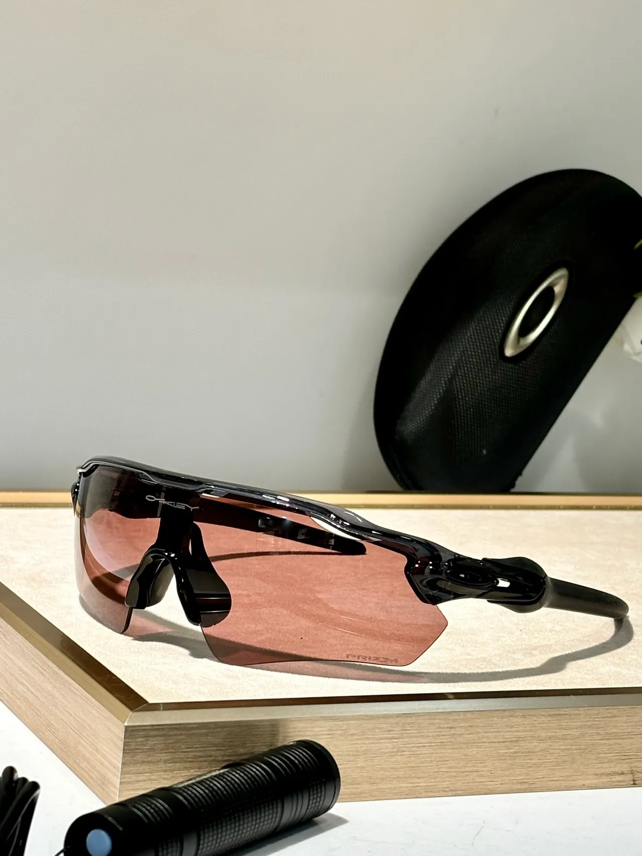 Oakley Radar Black Gray Wraparound Shield Vented Brow Bar Sunglasses 4