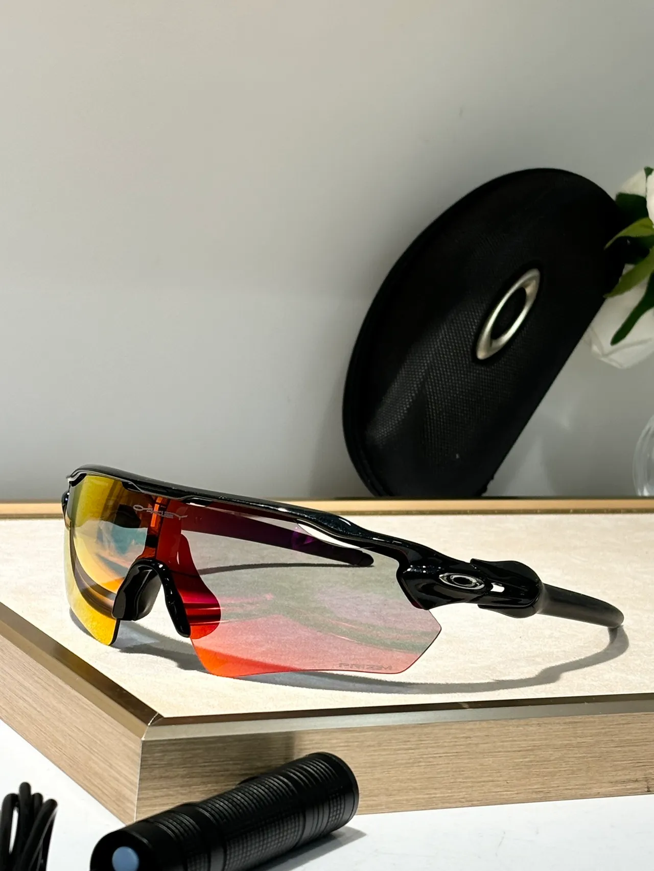 Oakley Radar Black Gray Wraparound Shield Vented Brow Bar Sunglasses 8