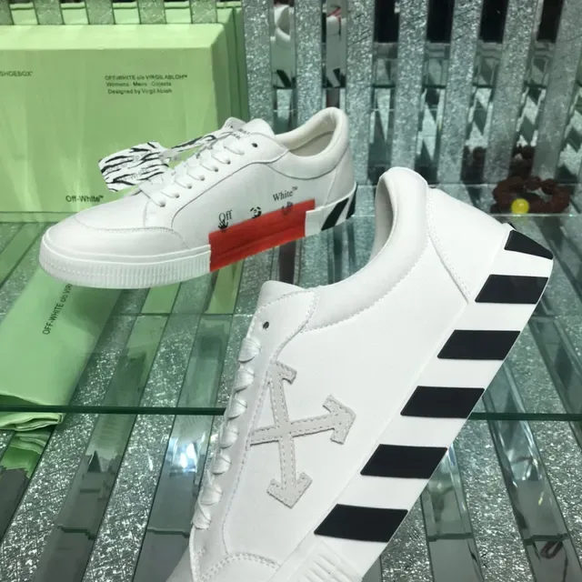 Off-White أحذية رياضية لايف ستايل أسود تصميم صناعي شعار سهم قطري 6