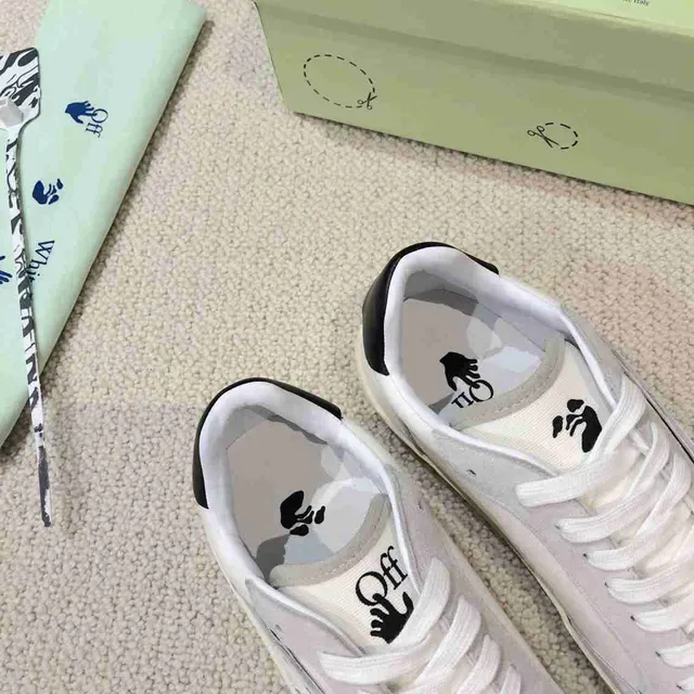 Off-White Fund Gray Tênis Lifestyle com Construção de Couro-Suede Painelado de Canote Baixo 2