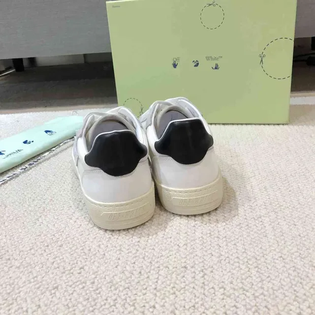 Off-White Fund Gray Tênis Lifestyle com Construção de Couro-Suede Painelado de Canote Baixo 5