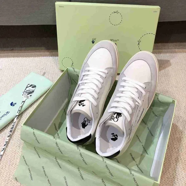 Off-White Fund Gray Tênis Lifestyle com Construção de Couro-Suede Painelado de Canote Baixo 7