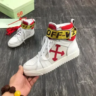 Off-White লাল হাই-টপ ইন্ডাস্ট্রিয়াল স্ট্র্যাপ লাইফস্টাইল স্নিকার