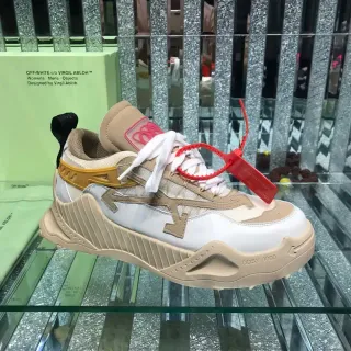 Off-White Runner حذاء رياضي كيونكي بيج أبيض أحمر