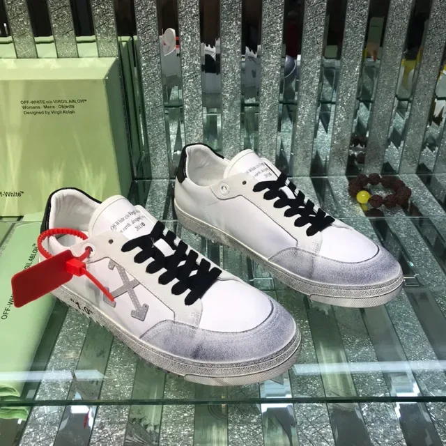 Off-White The Ten Sneakers Lifestyle Usés avec Logo de Fleche Blanc 8