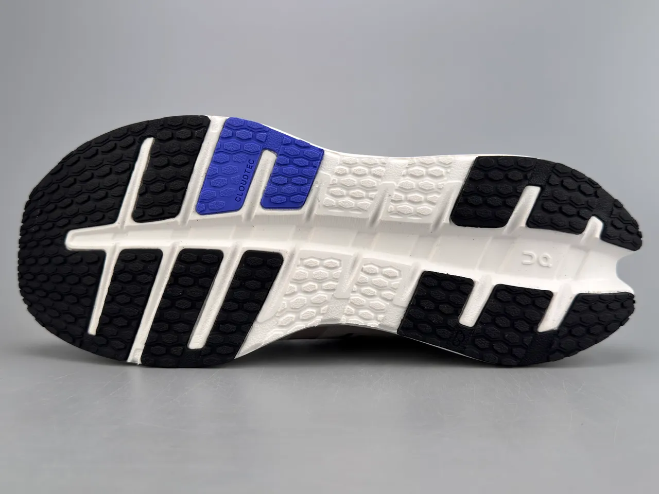 On Beige Blue Breathable Engineered Mesh Upper Open Hexagonal CloudTec Midsole Pods Running Shoes 5