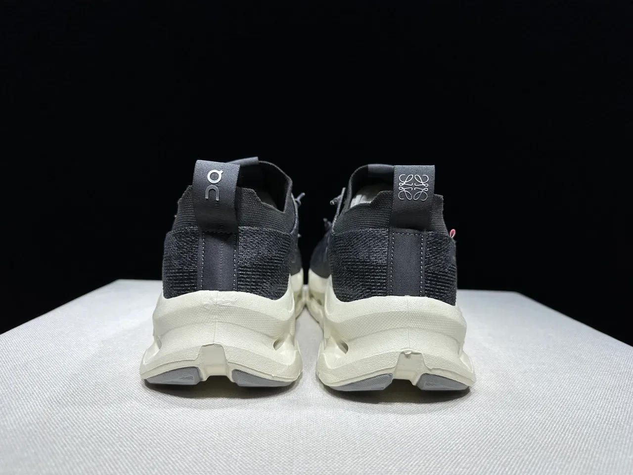 On Cloudmonster Charcoal Gray and Cream chaussures lifestyle 7
