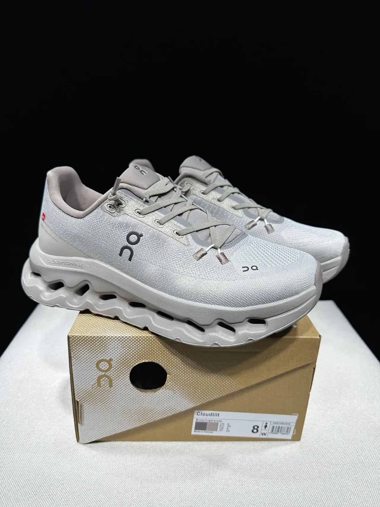 On Gris Beige Upper Tricot Sculpté Semelle Médiane Sculptée Chaussures Lifestyle 8